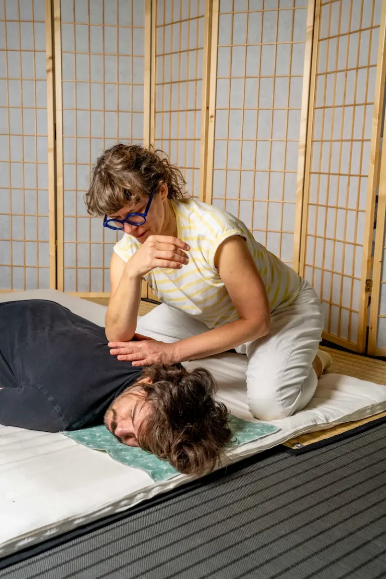 3 diana shiatsu adulte seance caen 768x1152