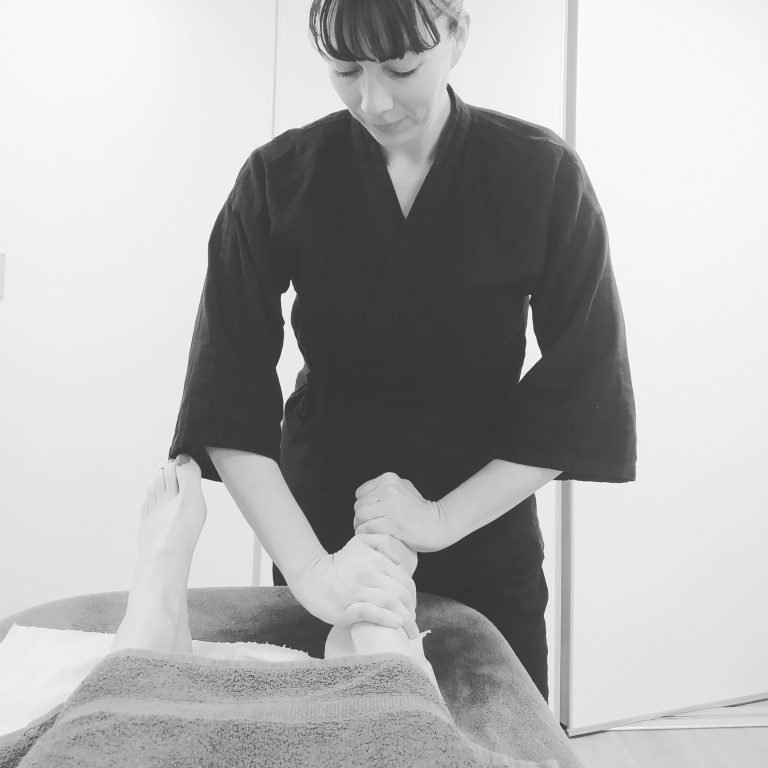 Huile chaude noir et blanc 768x768