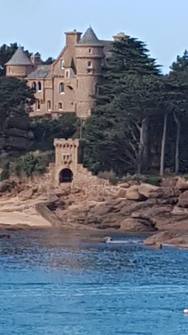 chateau. 2 jpg 768x1367