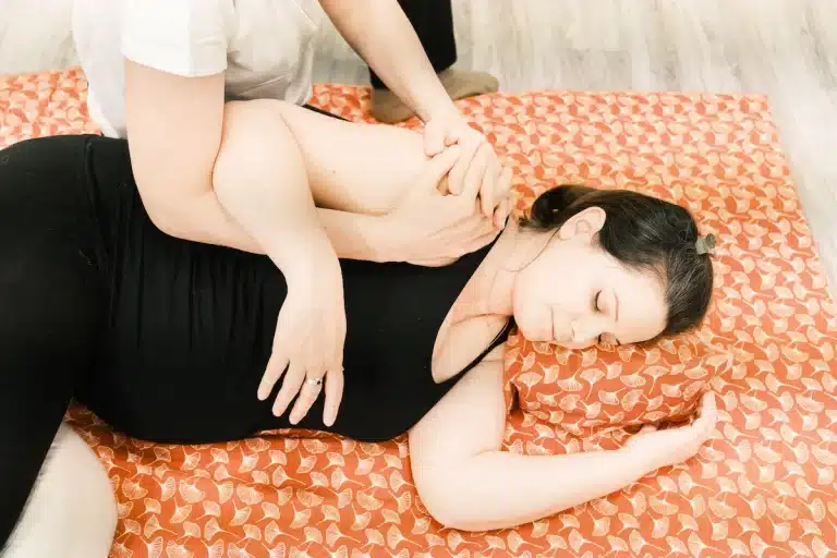 shiatsu prenatal grossesse femme enceinte caen diana petit sarkanj 2 768x512